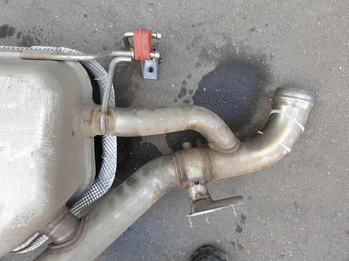 Глушитель Aston Martin DBX (2019-н.в.)