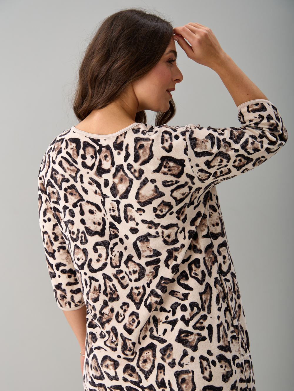 Халат Хм-562/бежевый-акварельлеопард