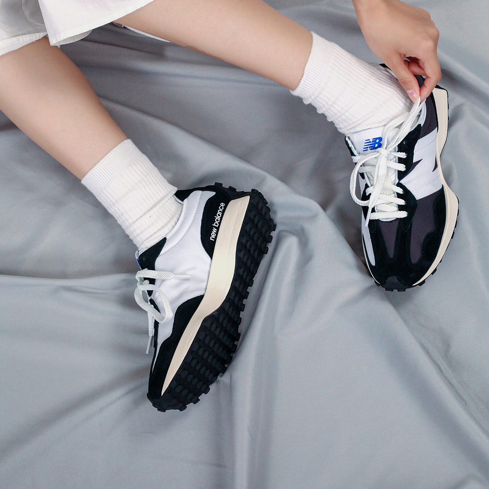 New Balance 327 'Lab Black White'