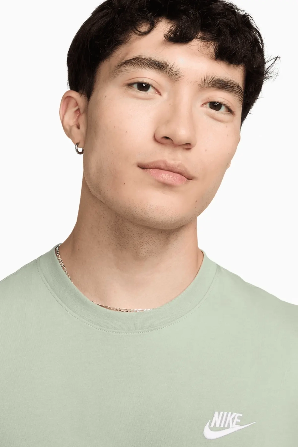 Футболка Nike Sportswear Club - зеленый