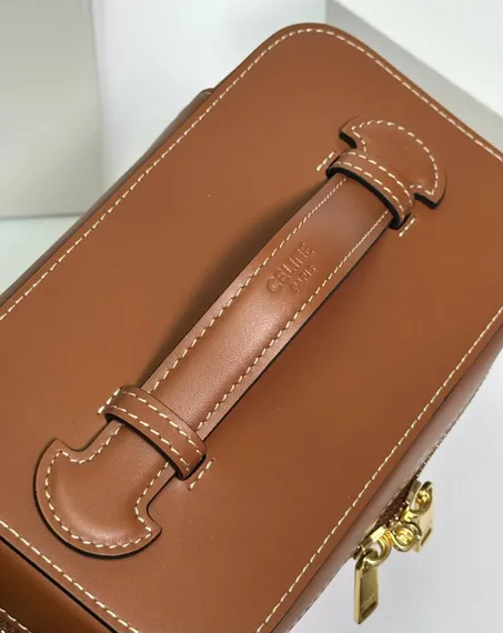Сумка CELINE IN SMOOTH SATINATED CALFSKIN коричневая