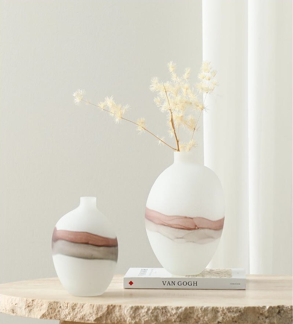 Ваза Flowing white vase A
