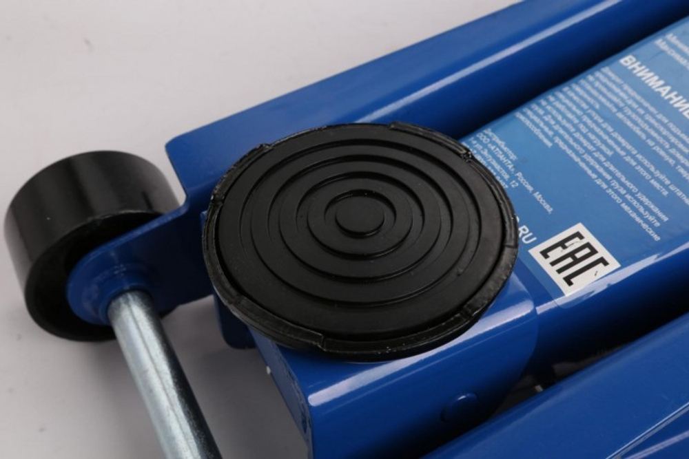 Домкрат подкатной AE&T 3,0 т двухнасосный (140-470 мм) T31603 T31603