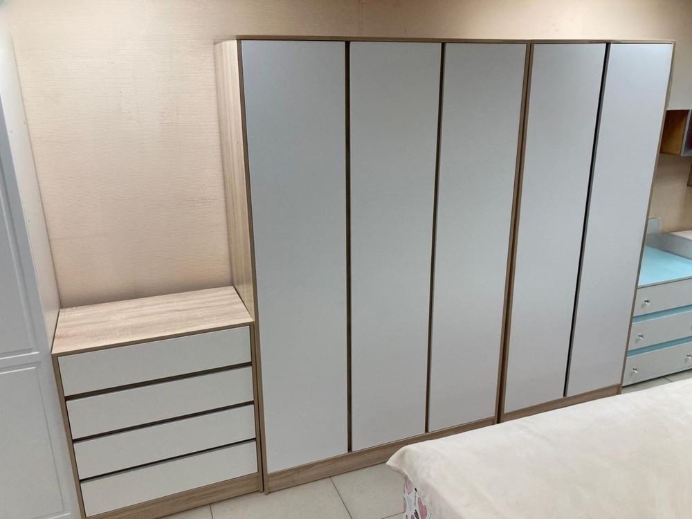 Шкаф 3-х дверный Бруно ЛДСП дуб сонома/белый