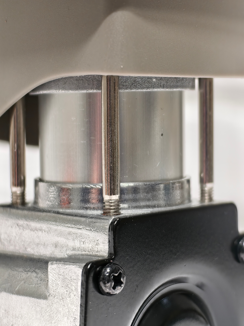 Автомобильный компрессор BERKUT R14