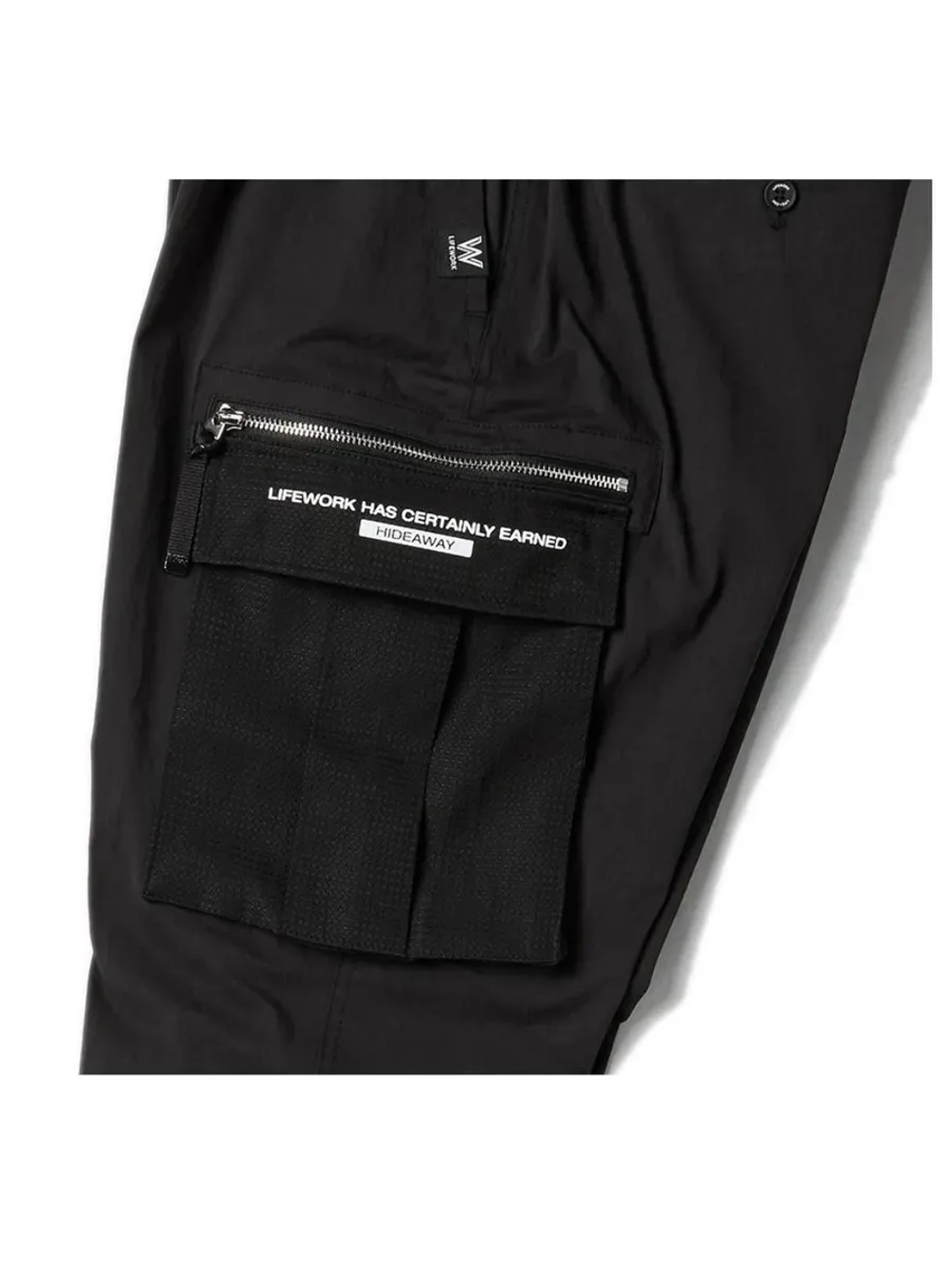 Брюки-джоггеры в стиле карго с жаккардовым рисунком