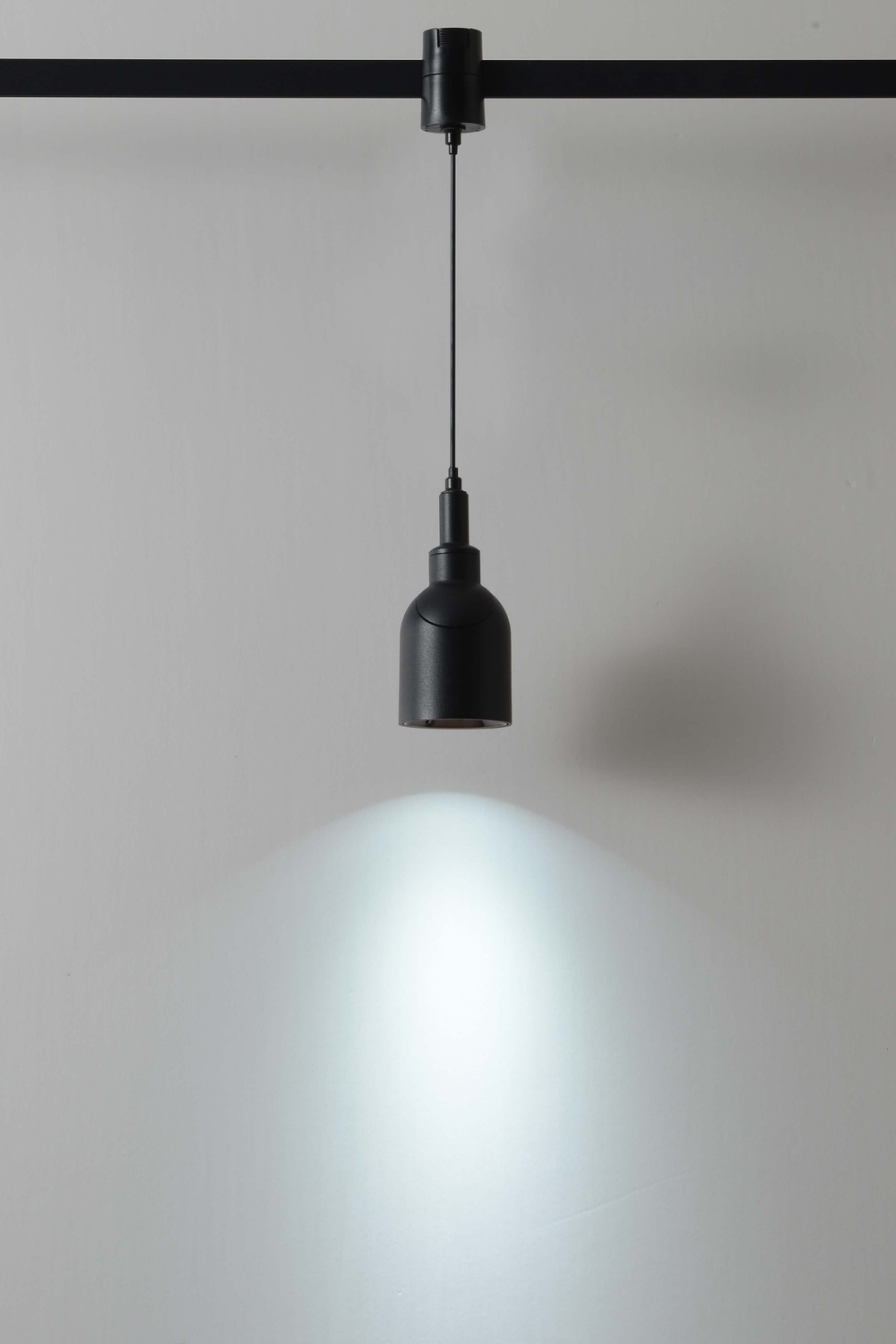 Светильник трековый для гибкой магнитной системы Crystal Lux CLT 0.37 005 7W BL SMART