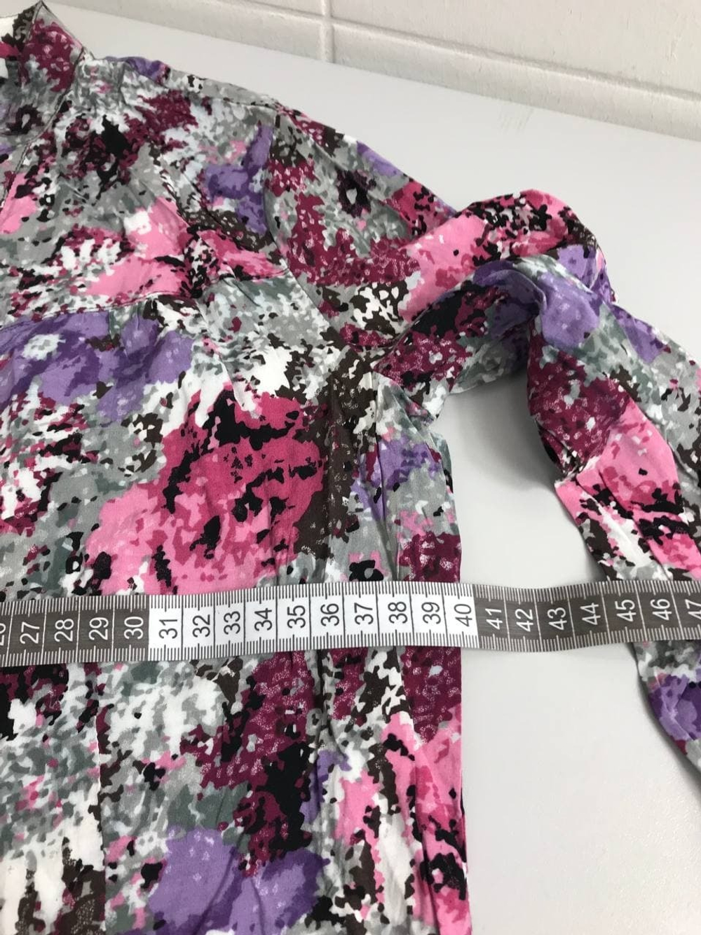 Блузка Finn Flare с цветами 46 размер