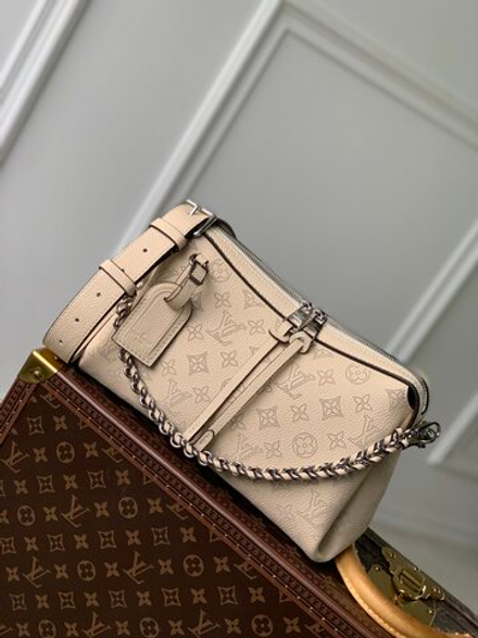 Louis Vuitton Hand It All PM