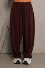 Брюки на резинке из тонкого трикотажа