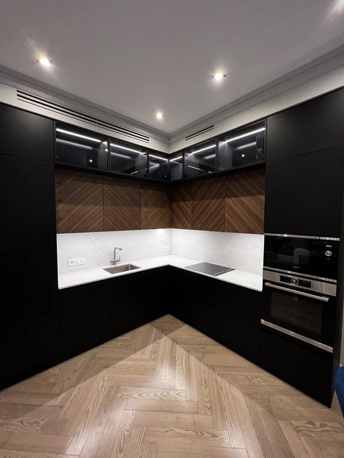 Угловая кухня в эмали