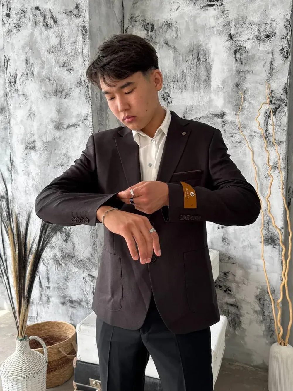 Пиджак мужской классический приталенный