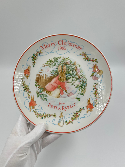 Тарелка Merry Christmas from Peter Rabbit Wedgwood 1995 год