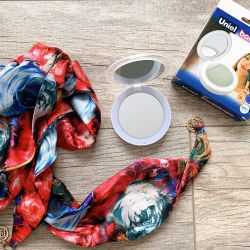 ULK-F70 2AAA WHITE Зеркало карманное с подсветкой 1Х+2Х. На батарейках 2AАА не в-к. Белый. ТМ Uniel