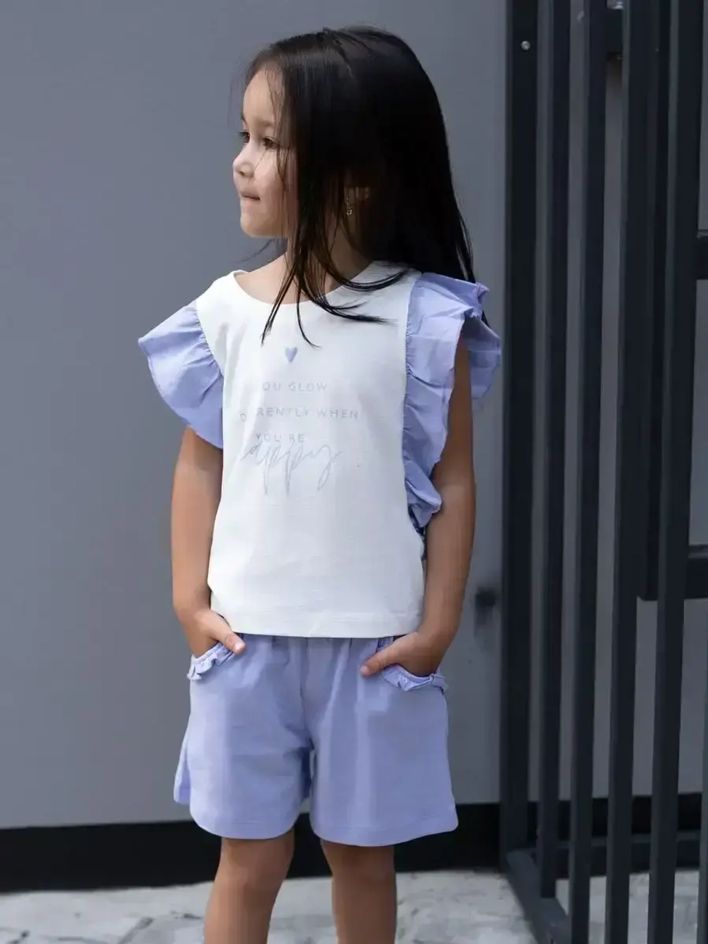 Костюм для девочки с шортами в садик