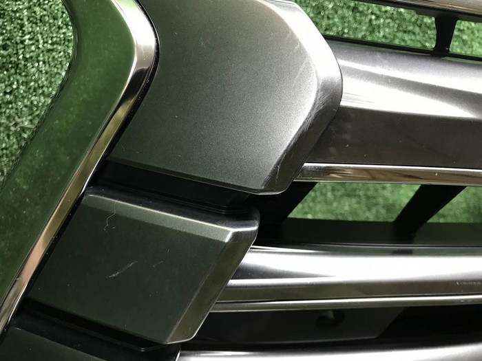 Решетка радиатора Lexus LX 3 (2015-2023)