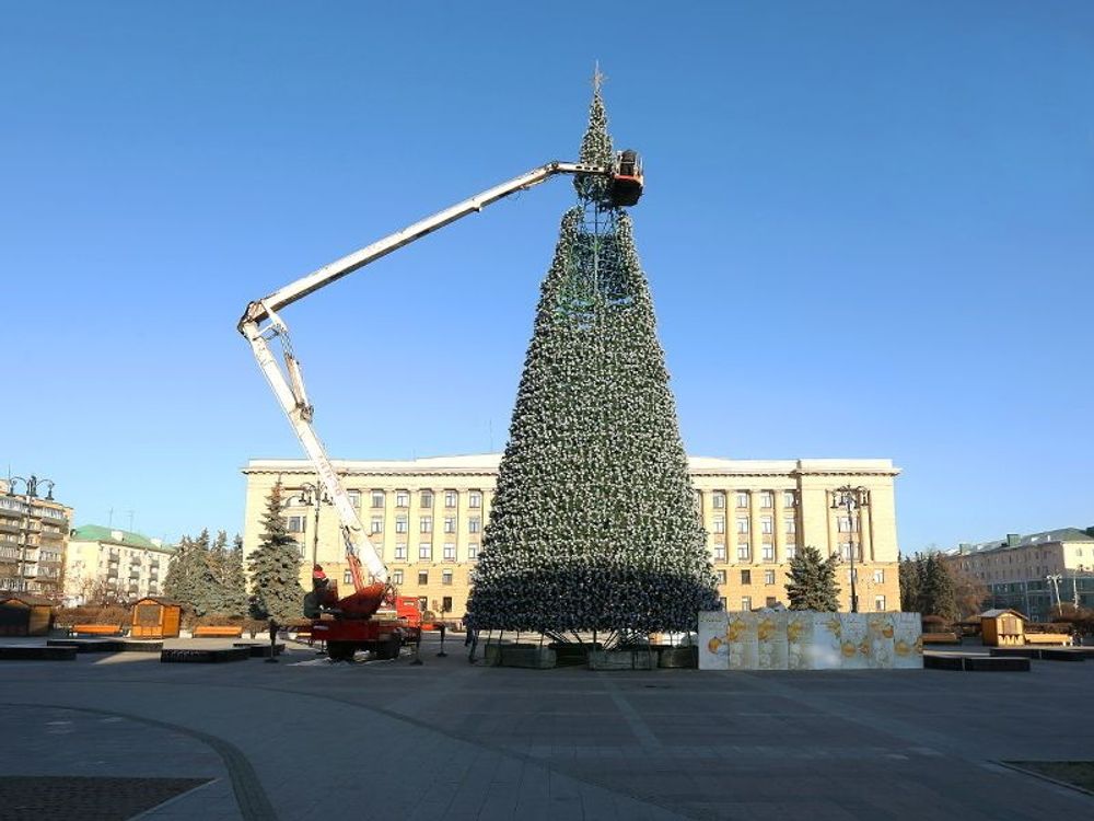 Уличная елка каркасная "Уральская сосна" (бело-зеленая леска) от 4 до 30 м