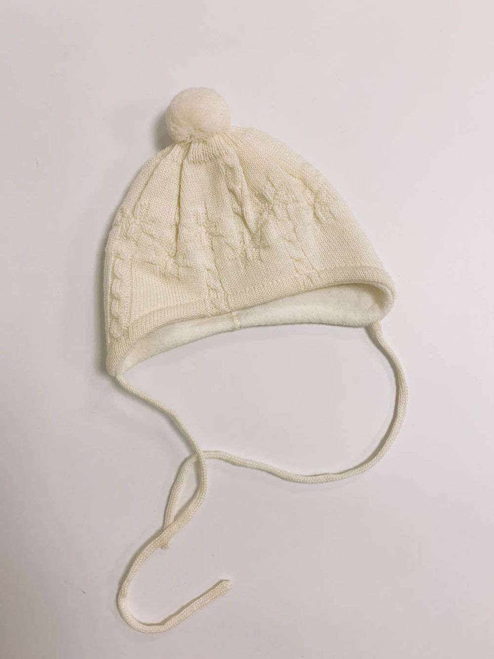 Шапка белая