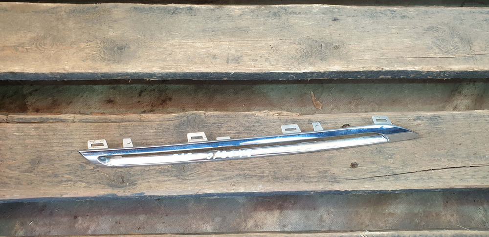 Молдинг решетки радиатора Mercedes GLE (C292) 15-19 Б/У Оригинал A2928880285