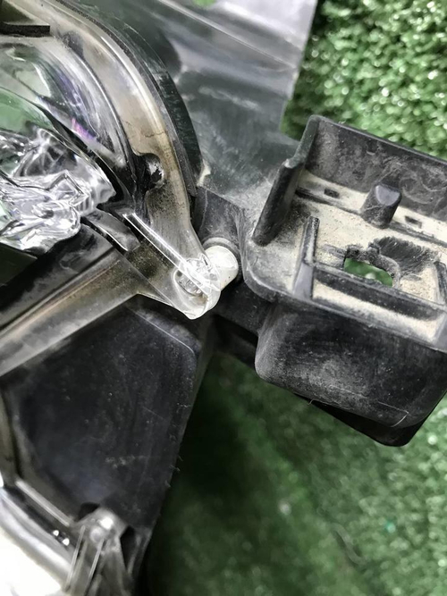 Фара правая Toyota Land Cruiser 200 (2015-2021) LED