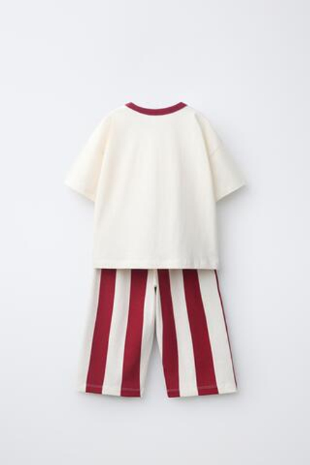 ZARA КОМПЛЕКТ ИЗ ФУТБОЛКИ И БРЮК В ПОЛОСКУ, КРАСНЫЙ