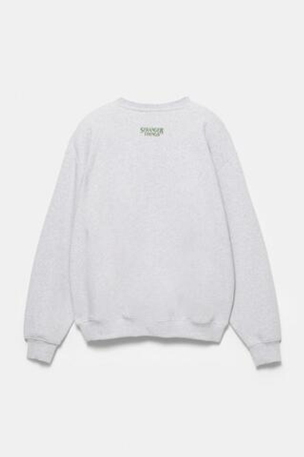 PULL&BEAR Толстовка "Stranger Things", серый меланж