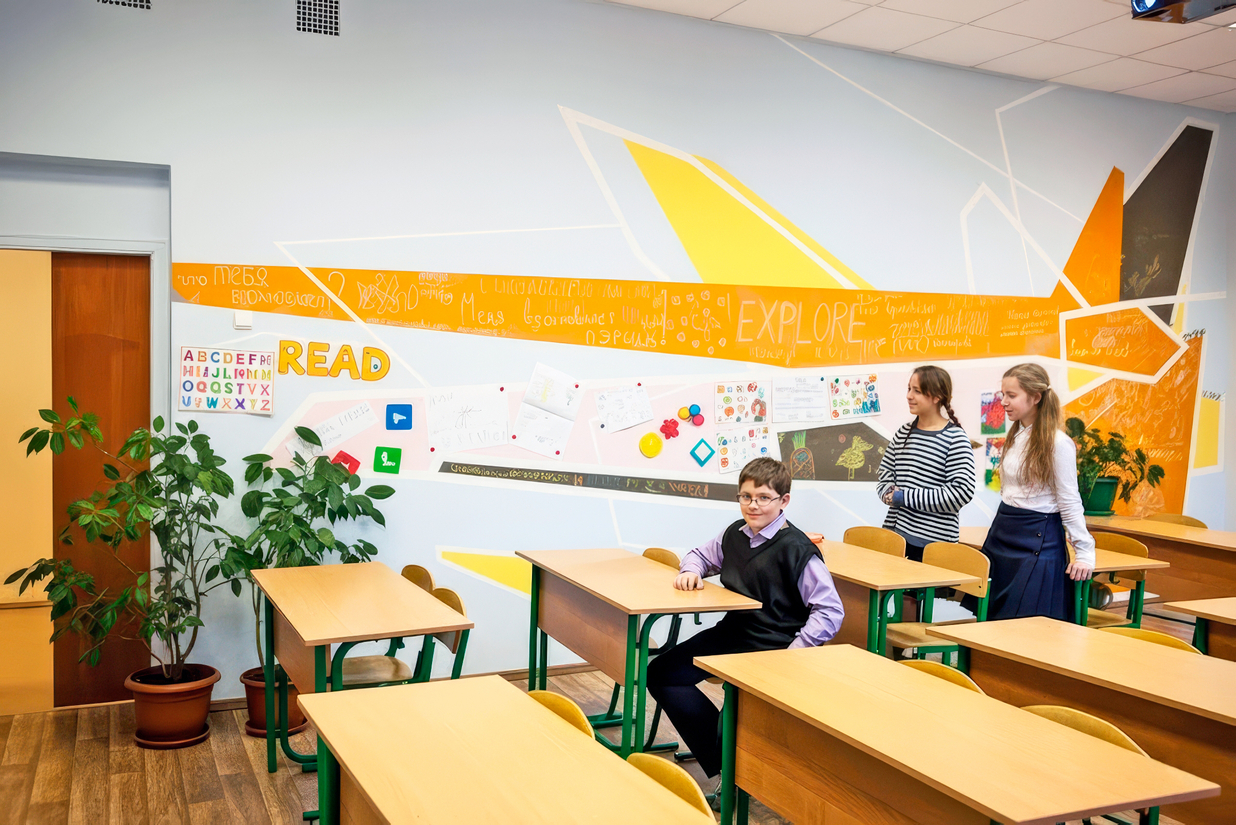 От серой стены к центру творчества: как класс №554 ожил с магнитно-грифельным покрытием Siberia