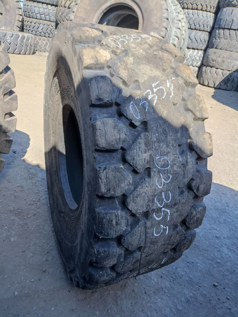 23.5-25 RockBuster E3-L3 шина б/у