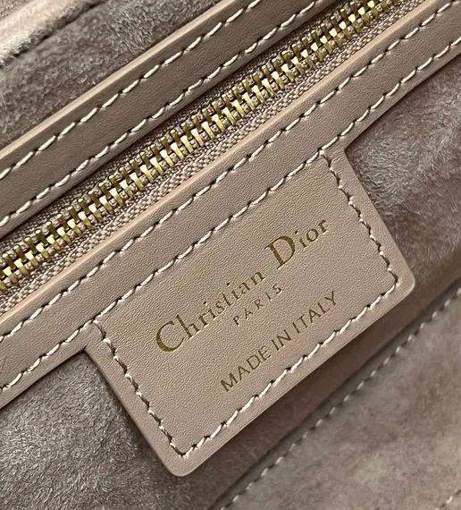 Сумка Dior 30 Montaigne Avenue бледно-розовый