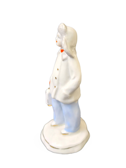 Фарфоровая статуэтка "Школьник" Дулево