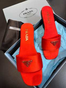 Шлепанцы Prada