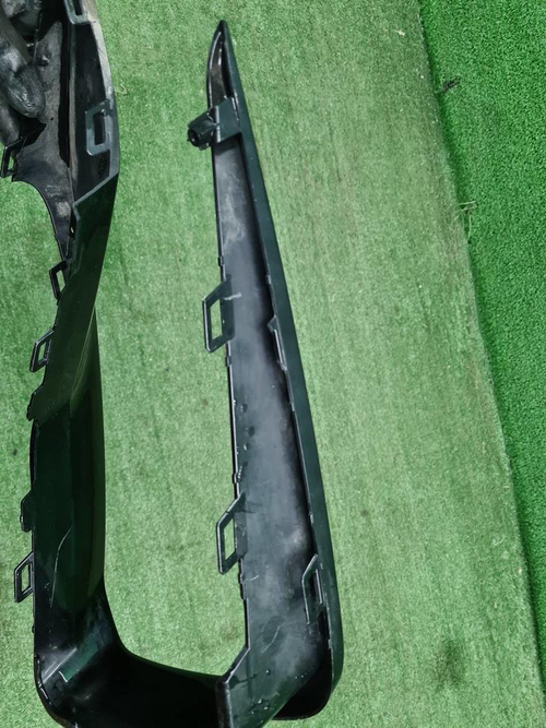 Накладка переднего бампера правая Hongqi HS5 19-нв