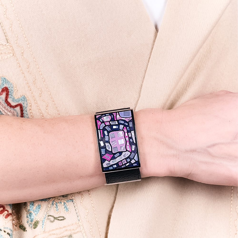 Браслет Fiore Luna на черном кожаном ремешке CB00100-5