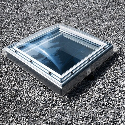 Зенитный фонарь с ручным открыванием VELUX CVP 900х900