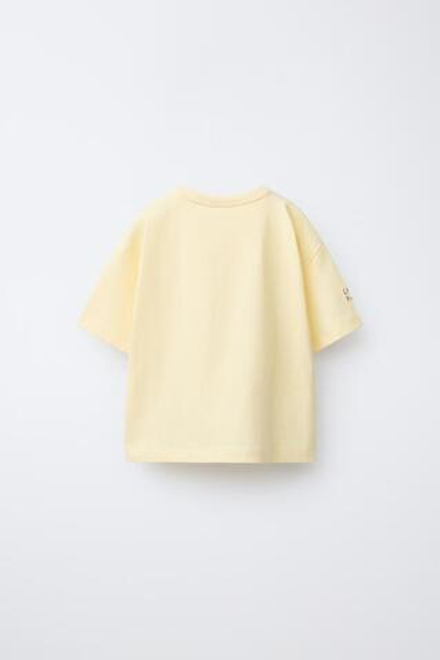 ZARA ФУТБОЛКА С ВЫШИВКОЙ, ЖЕЛТЫЙ