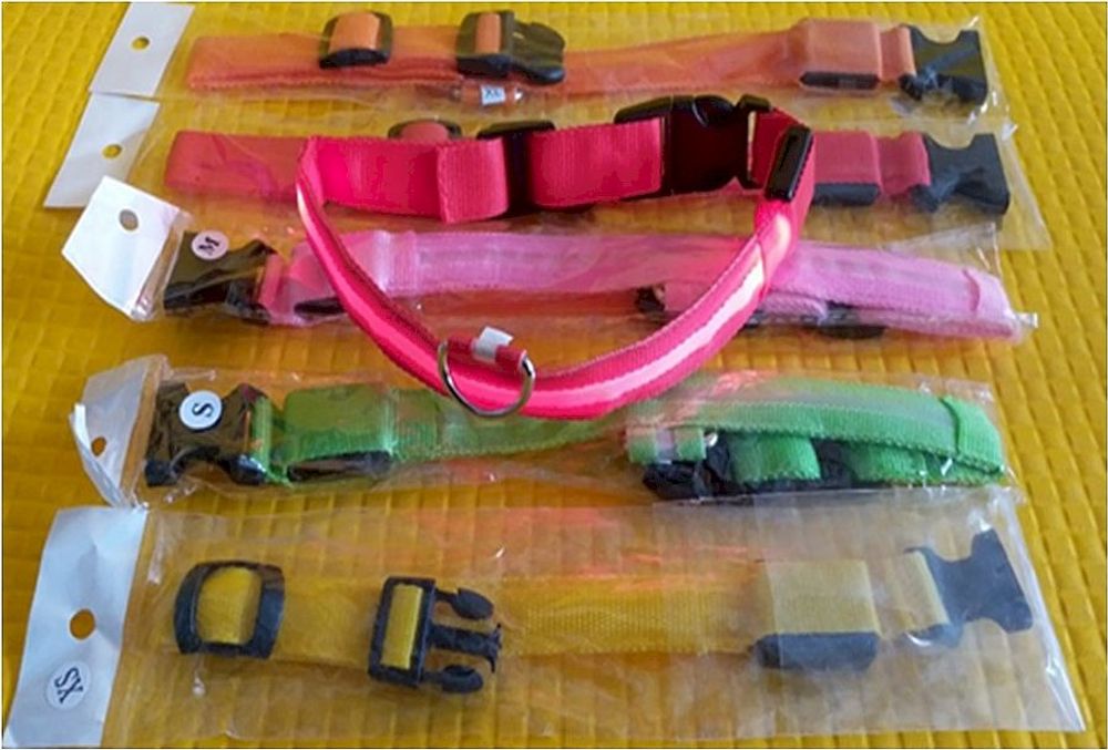 Ошейник светящийся от батарейки xs Twik