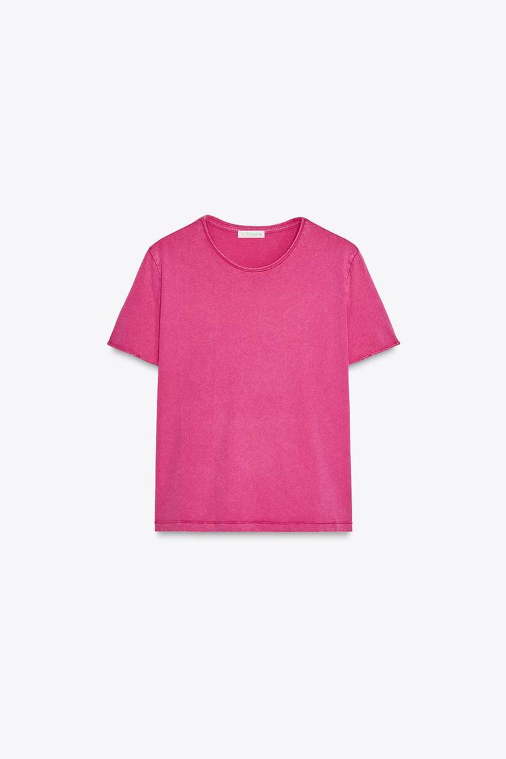 ZARA ФУТБОЛКА ИЗ ТКАНИ С ЭФФЕКТОМ ПОТЕРТОСТИ, ЦВЕТ ФУКСИИ