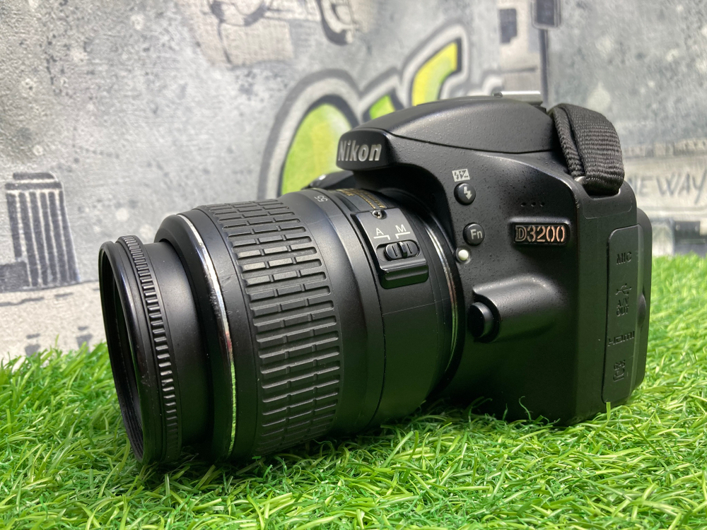 Nikon D3200 kit 18-55mm 3.5-5.6Gll 12.700 кадров