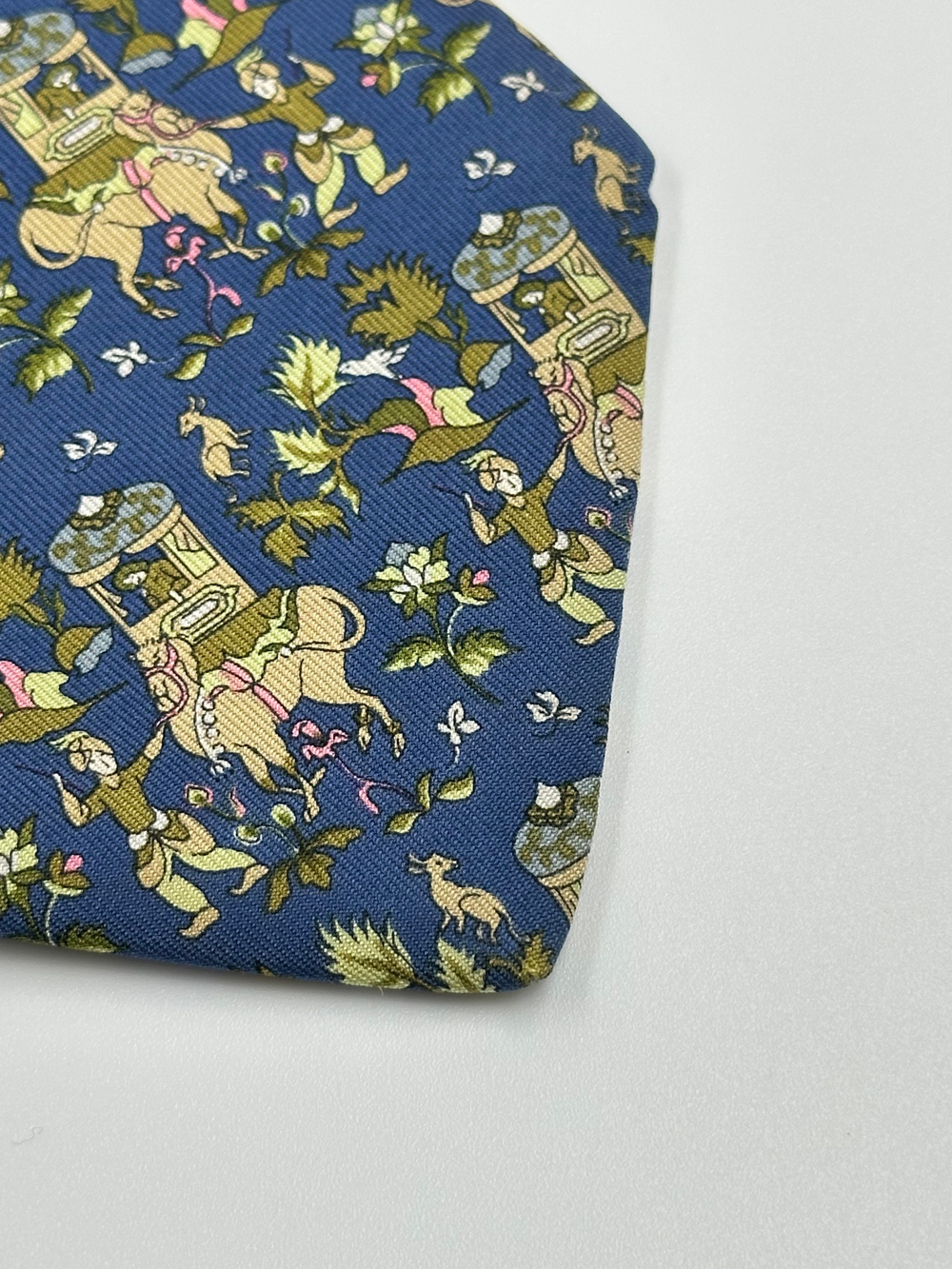 Галстук синий Salvatore Ferragamo