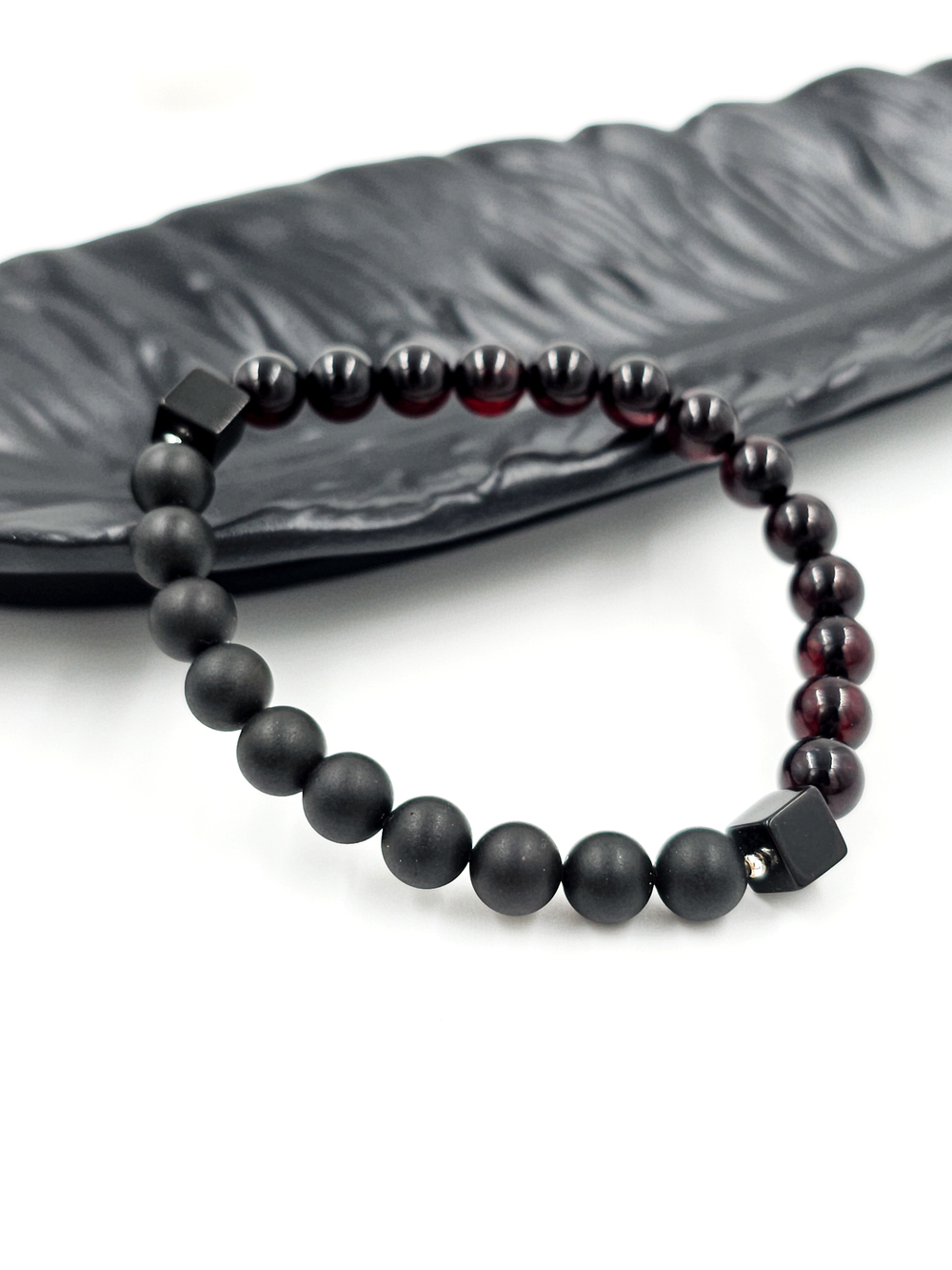Браслет из натурального черного янтаря