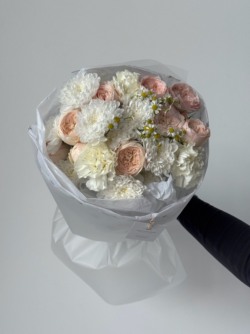 Букет сборный в нежно розовых оттенках размер S