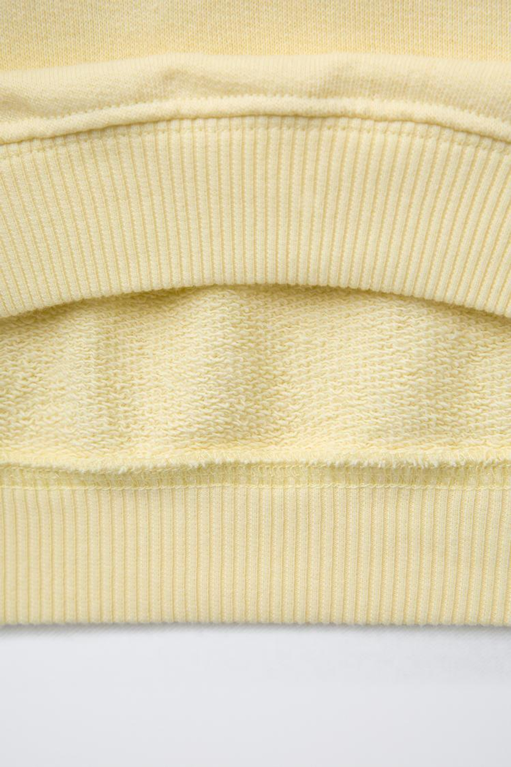 ZARA ТОЛСТОВКА С РЕЛЬЕФНОЙ НАДПИСЬЮ И ДЕТАЛЯМИ «РОМАШКИ», ЖЕЛТЫЙ