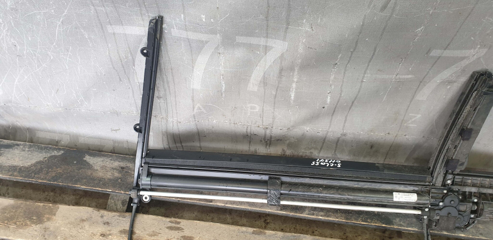 Шторка двери правая задняя Mercedes S-Class (W222)  Б/У Оригинал A2228105200