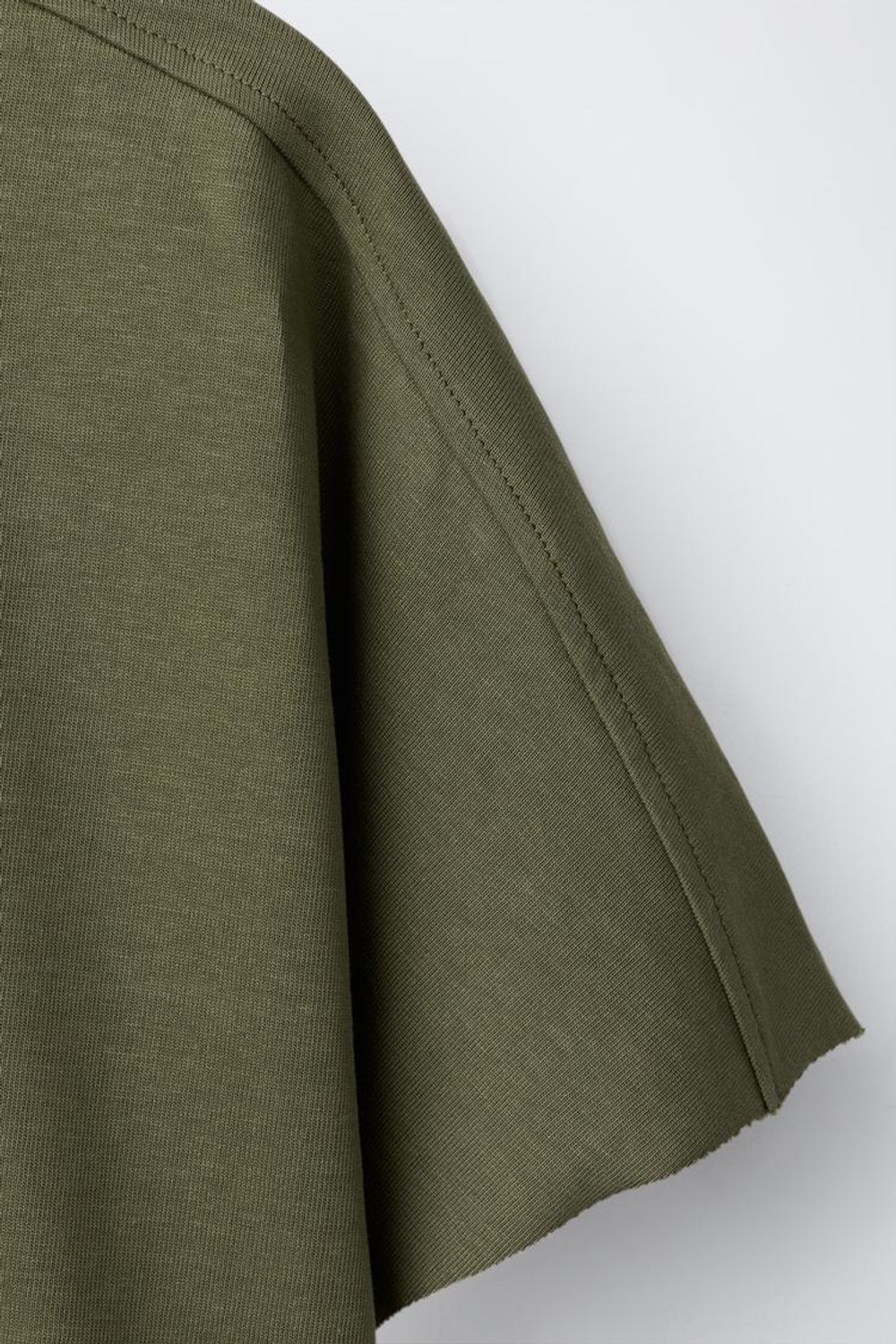 ZARA КОМПЛЕКТ ИЗ ФУТБОЛКИ И БРЮК КЮЛОТ HEAVY WEIGHT С ДЕКОРАТИВНЫМИ ШВАМИ, ХАКИ