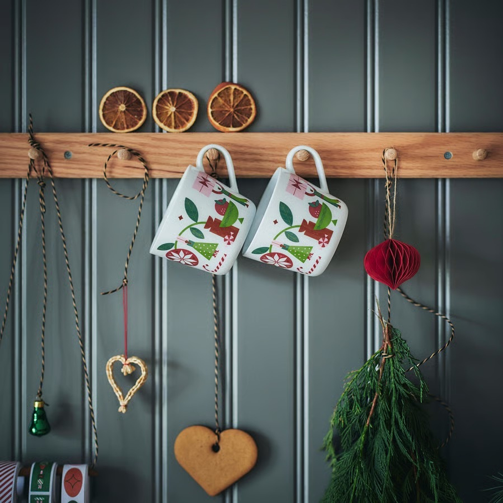 ВИНТЕРФИНТ VINTERFINT Кружка 360 мл, белая/рождество