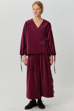 Блузка на запах из бордового вельвета