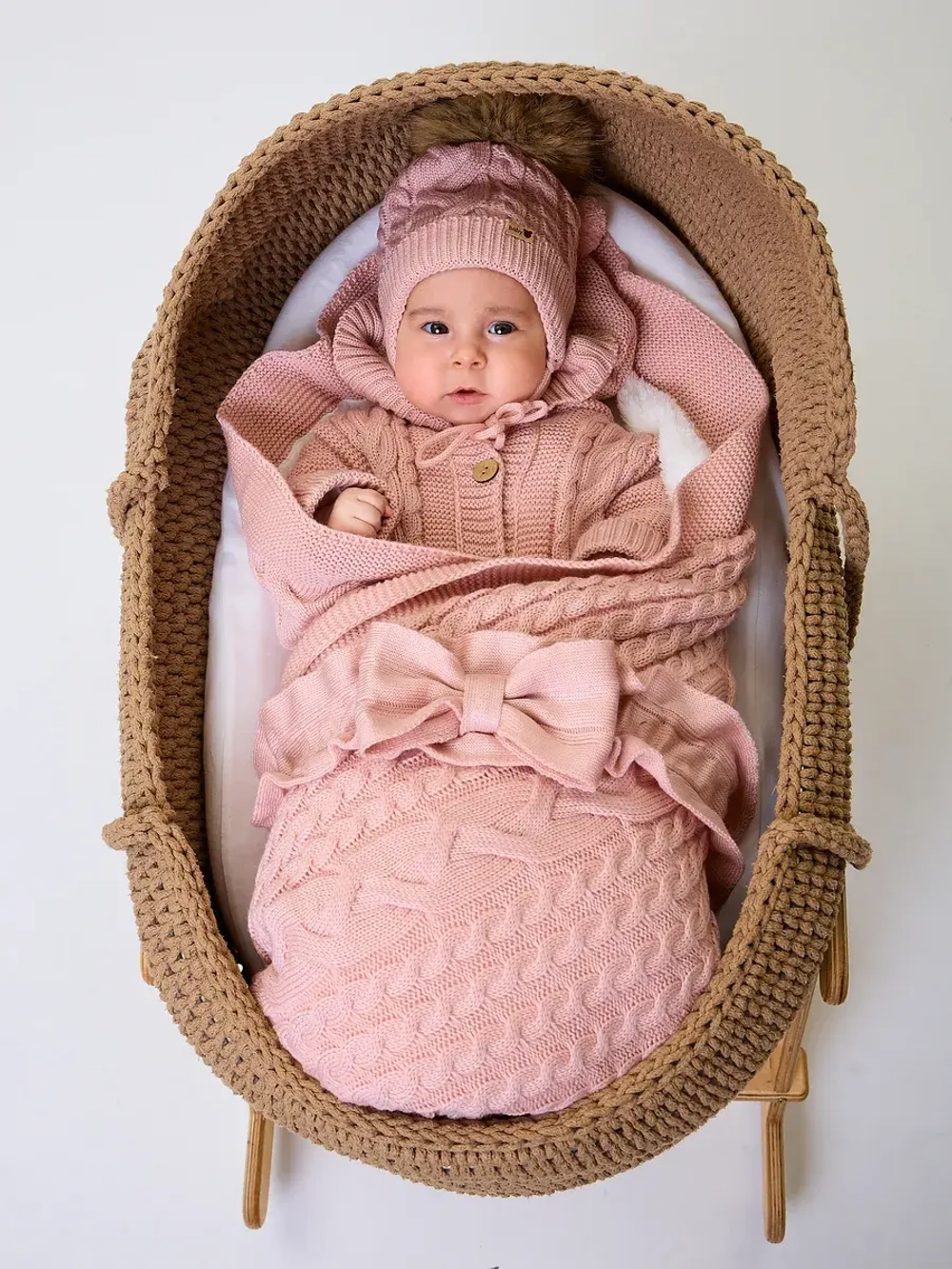 Вязаный конверт на выписку для новорожденного теплый