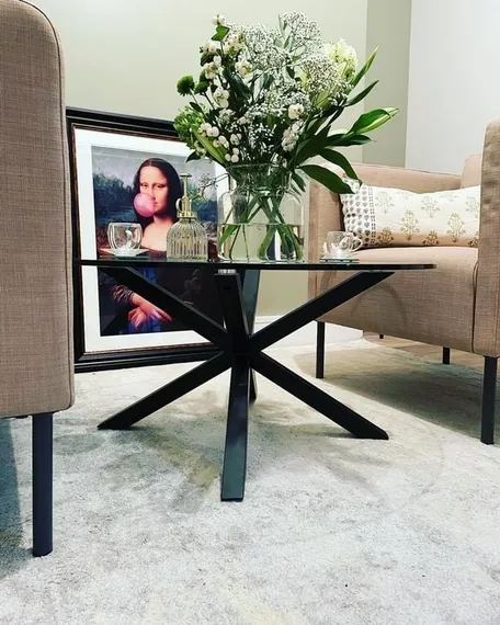 Журнальный столик Argo Ø82 см, стекло, черные ножки