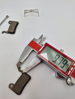 - Колодки тормозные для самоката и велосипеда