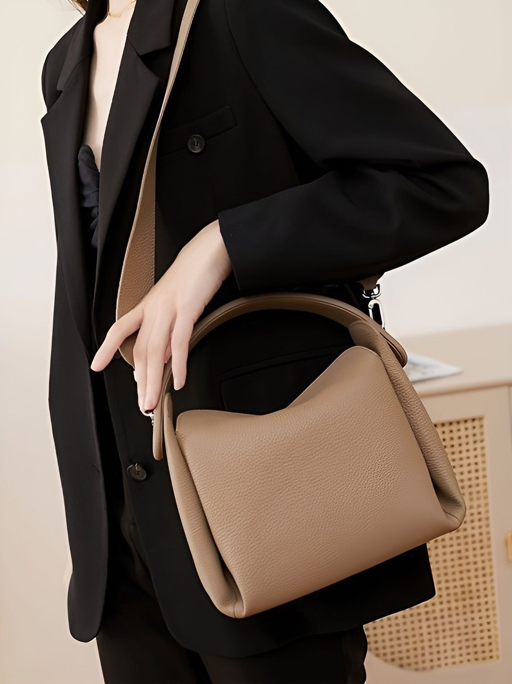 женская сумка на плечо из натуральной кожи